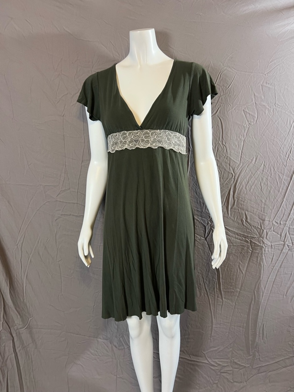 Belabumbum Olive Green V-Neck Nursing Dress with Lace Band